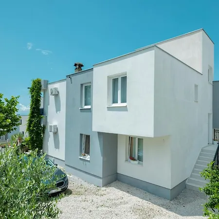 Marusic * マカルスカ