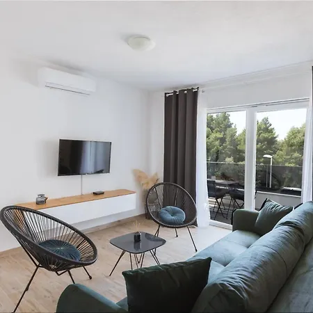 アパート Marusic