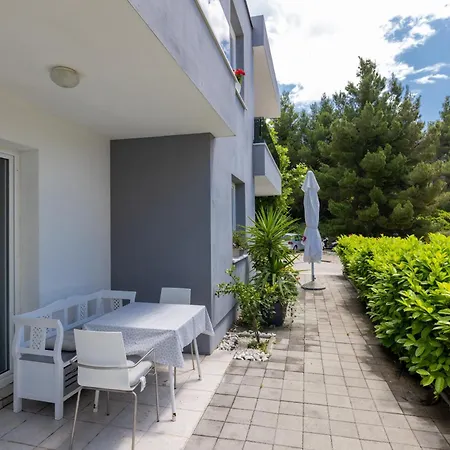 Marusic アパート *