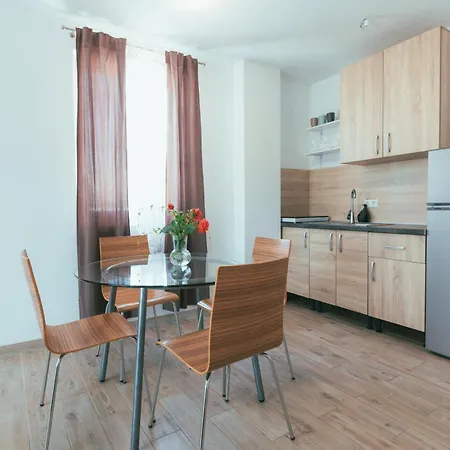 Marusic マカルスカ